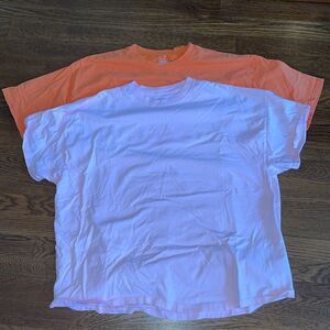 Bundle of 2 Hanes Beefy T orange & light pink cotton short sleeve T-shirts